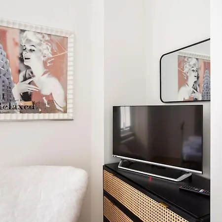 -art Gallery- Luxury Boutique In Center Of Apartamento *