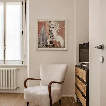 -art Gallery- Luxury Boutique In Center Of Apartamento Como
