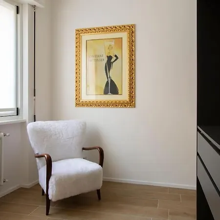 -art Gallery- Luxury Boutique In Center Of Apartamento Como