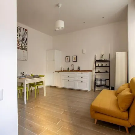 -art Gallery- Luxury Boutique In Center Of Lejlighed