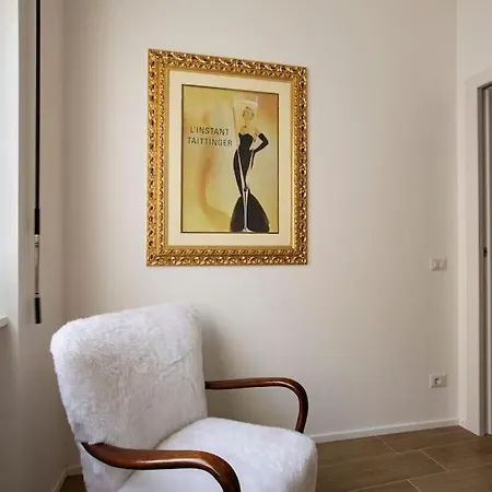 -art Gallery- Luxury Boutique In Center Of Lejlighed